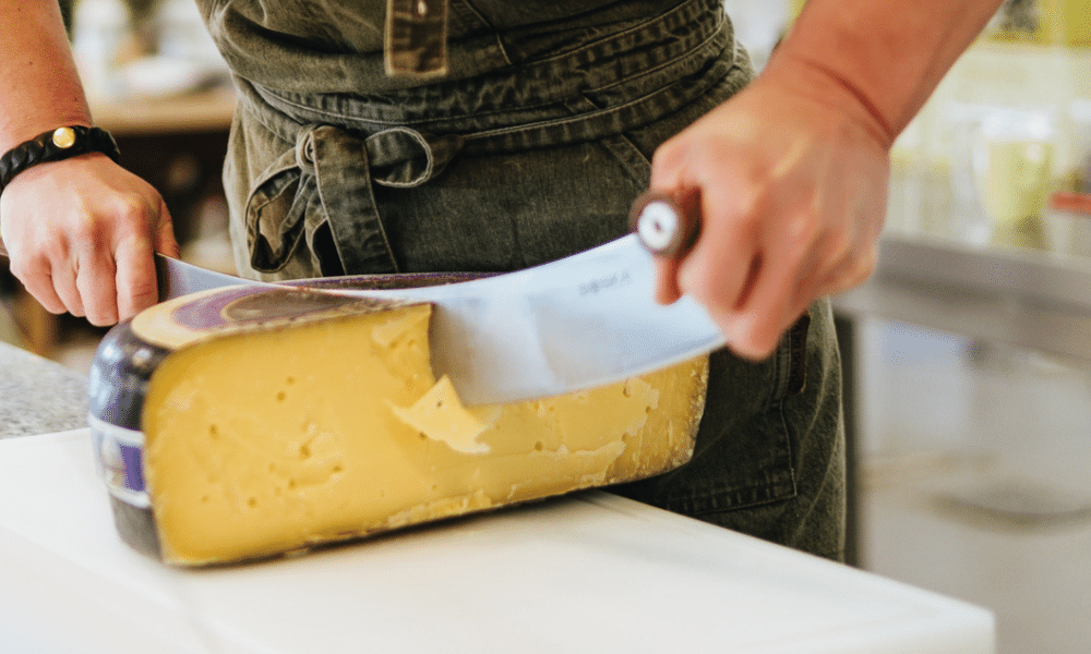 Feit of fabel: oude kaas kan je eten bij lactose-intolerantie 